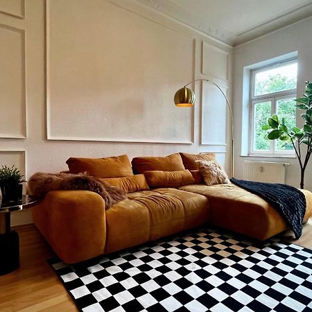 Charmanter Altbau In Schleussig Mit Balkon Leipzig Bagian luar foto