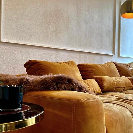 Charmanter Altbau In Schleussig Mit Balkon Leipzig Bagian luar foto