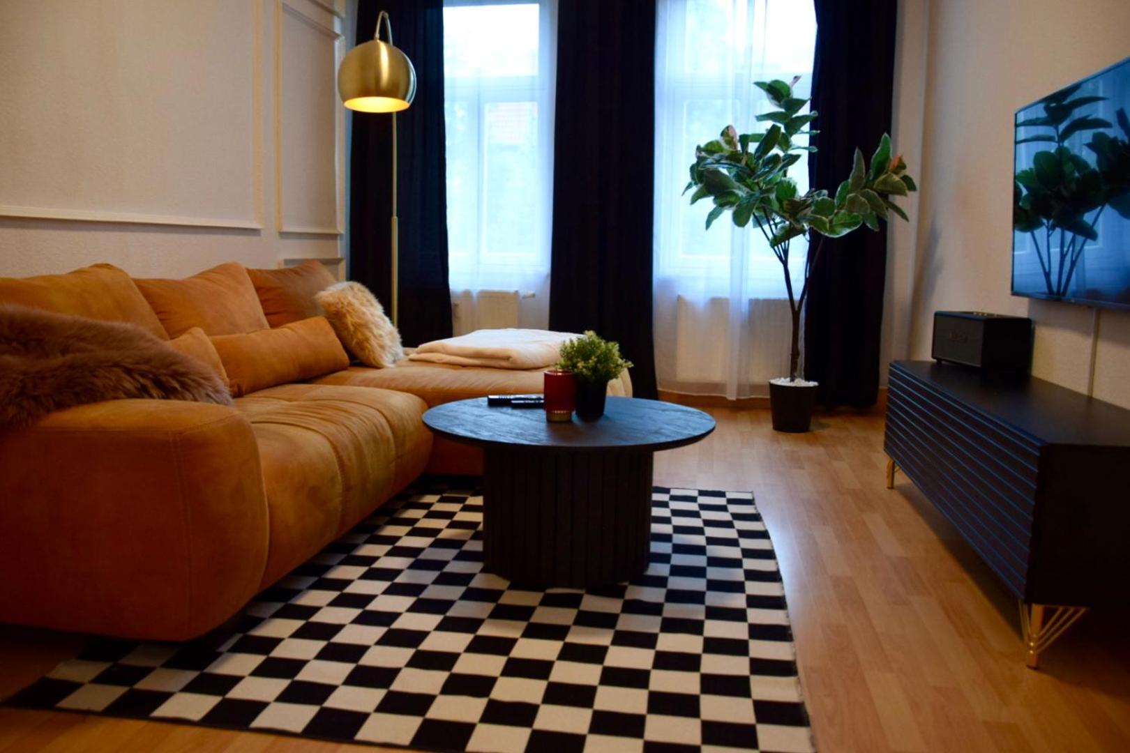 Charmanter Altbau In Schleussig Mit Balkon Leipzig Bagian luar foto
